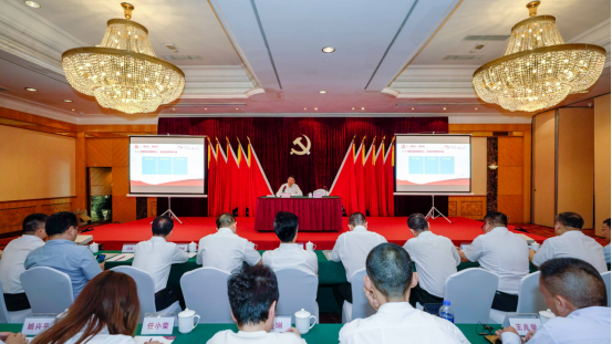 尊龙凯时集团任丁书记带头讲授“不忘初心、牢记使命”主题教育专题党课