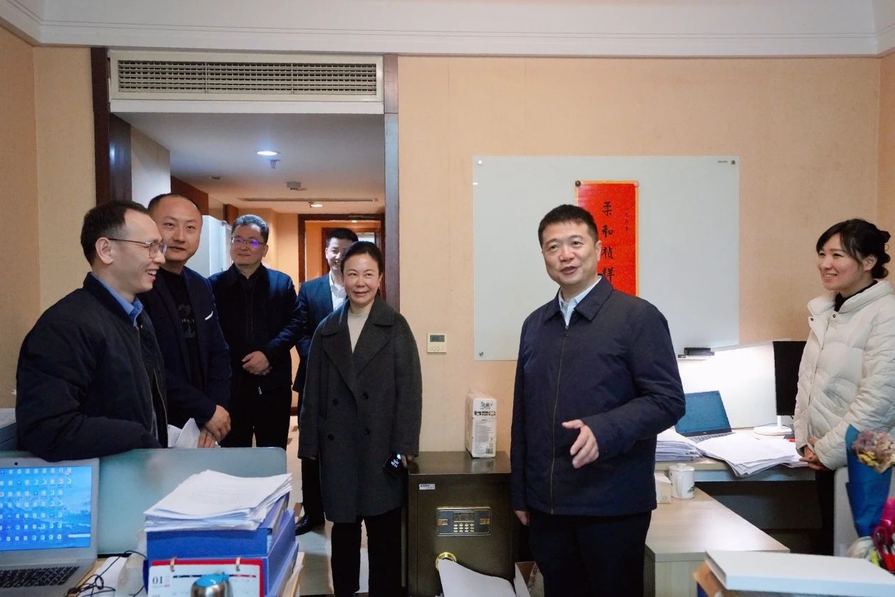 温暖启航，共赴新篇！—— 省尊龙凯时集团领导走访慰问干部职工